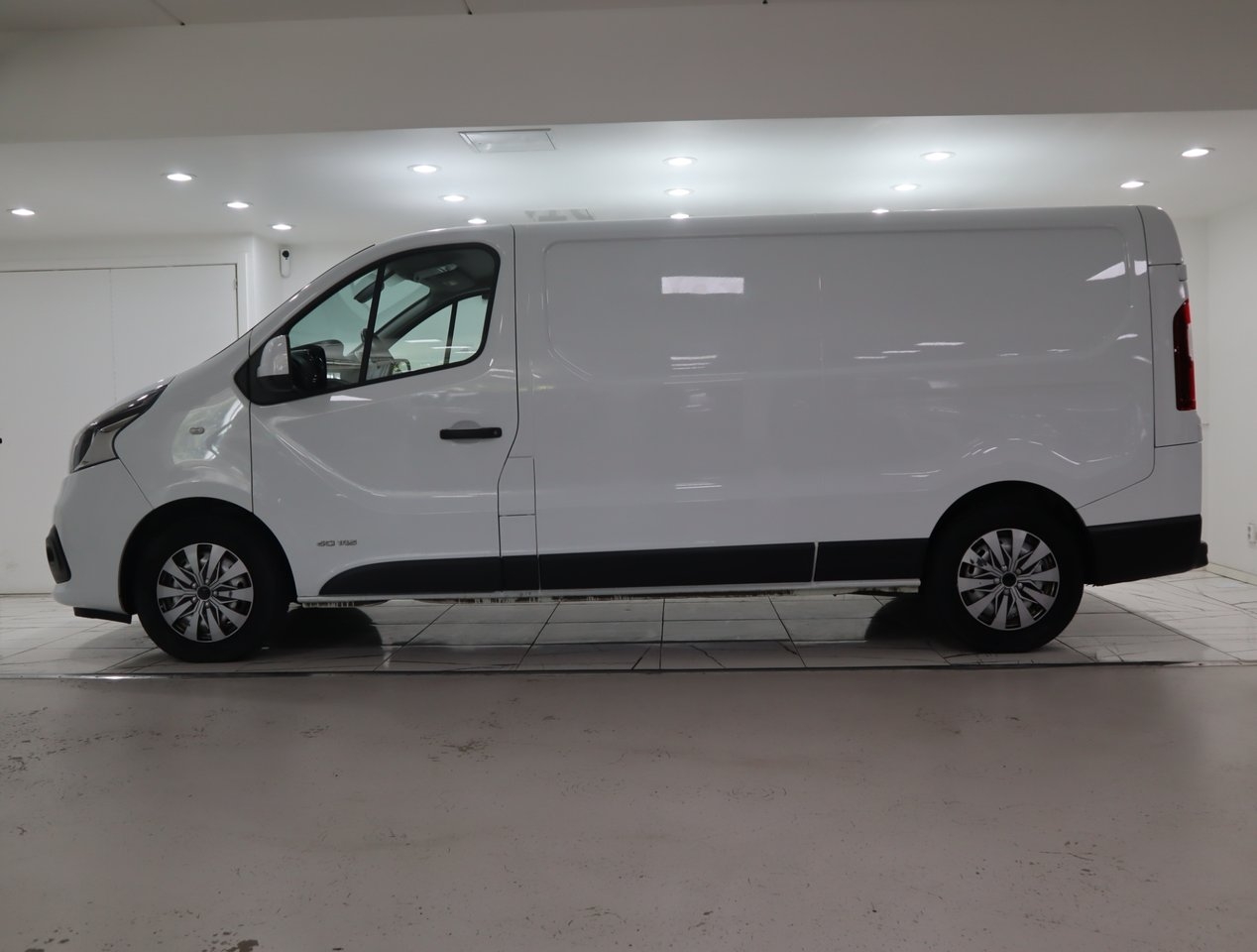 Nissan NV300 2021, kuva 3/10