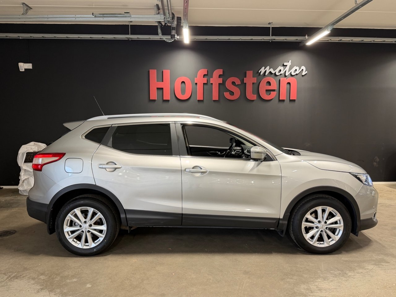 Nissan Qashqai 2016, bild 2/17