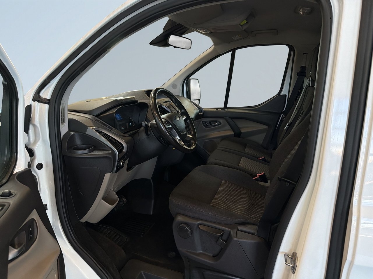 Ford Tourneo Custom 2018, bild 7/19