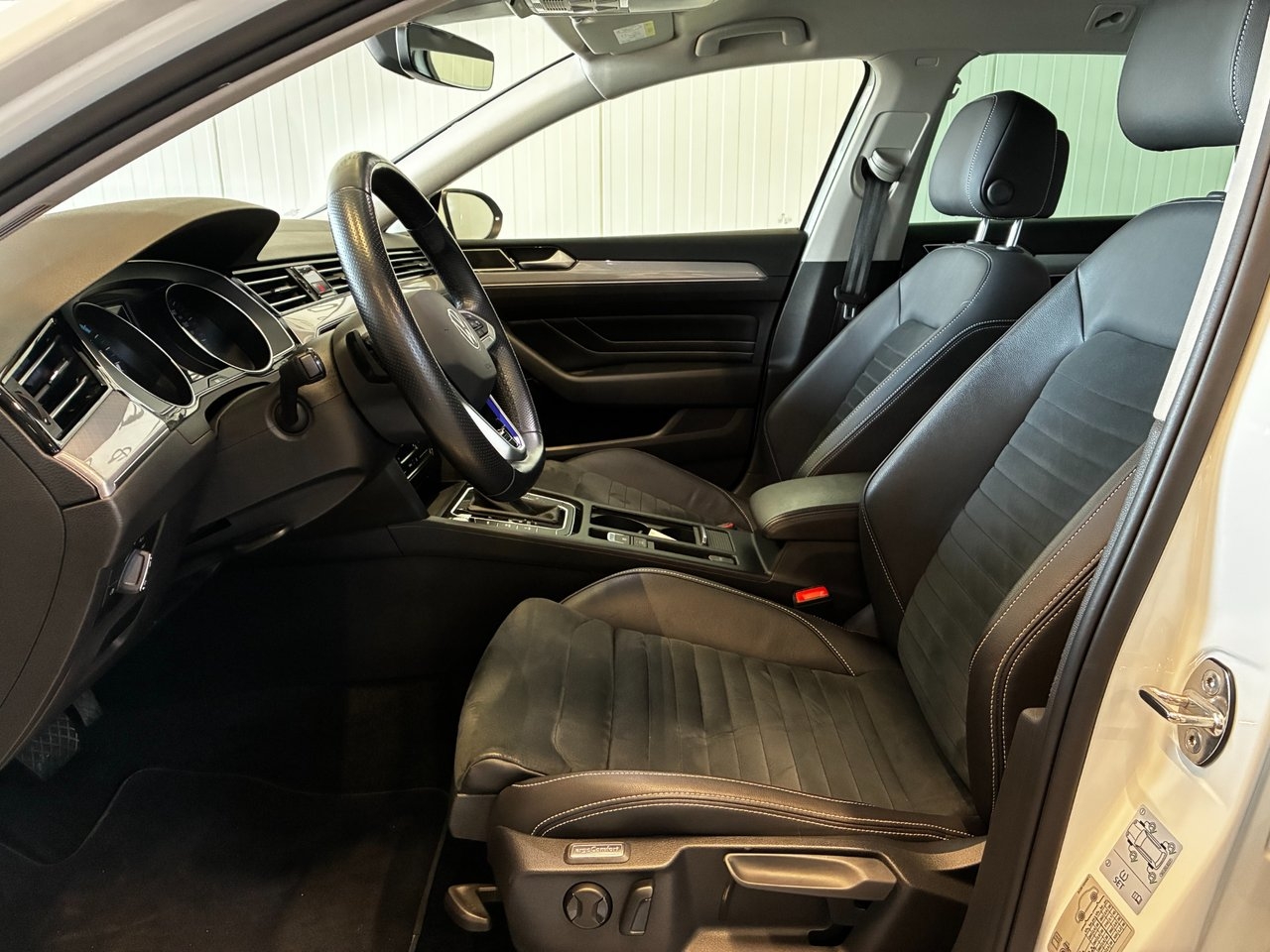 Volkswagen Passat 2022, bild 5/10