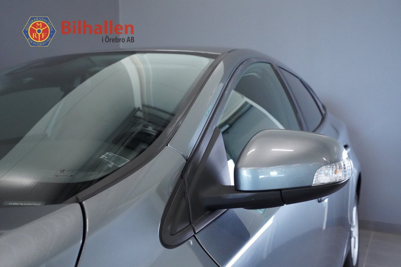 Volvo V40 2018, photo 6/17