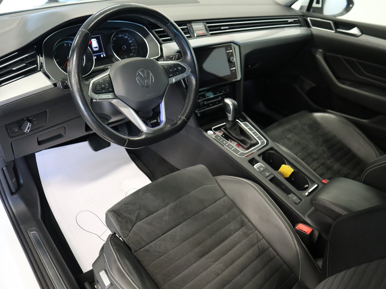 Volkswagen Passat 2021, bild 7/12