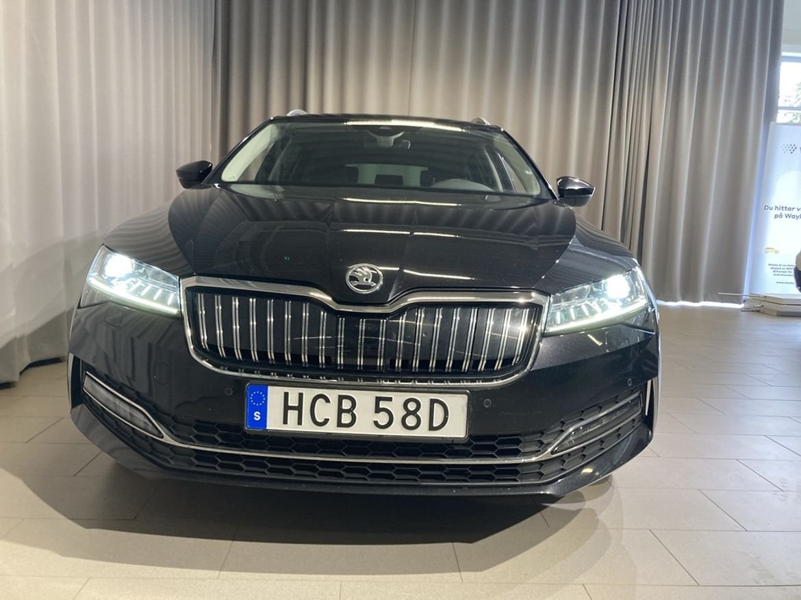 Skoda Superb 2023, kuva 3/10