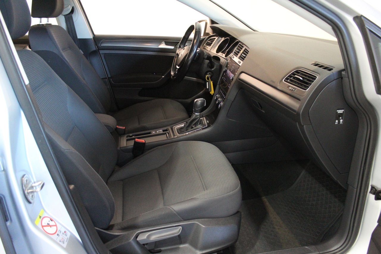 Volkswagen Golf 2019, photo 7/24