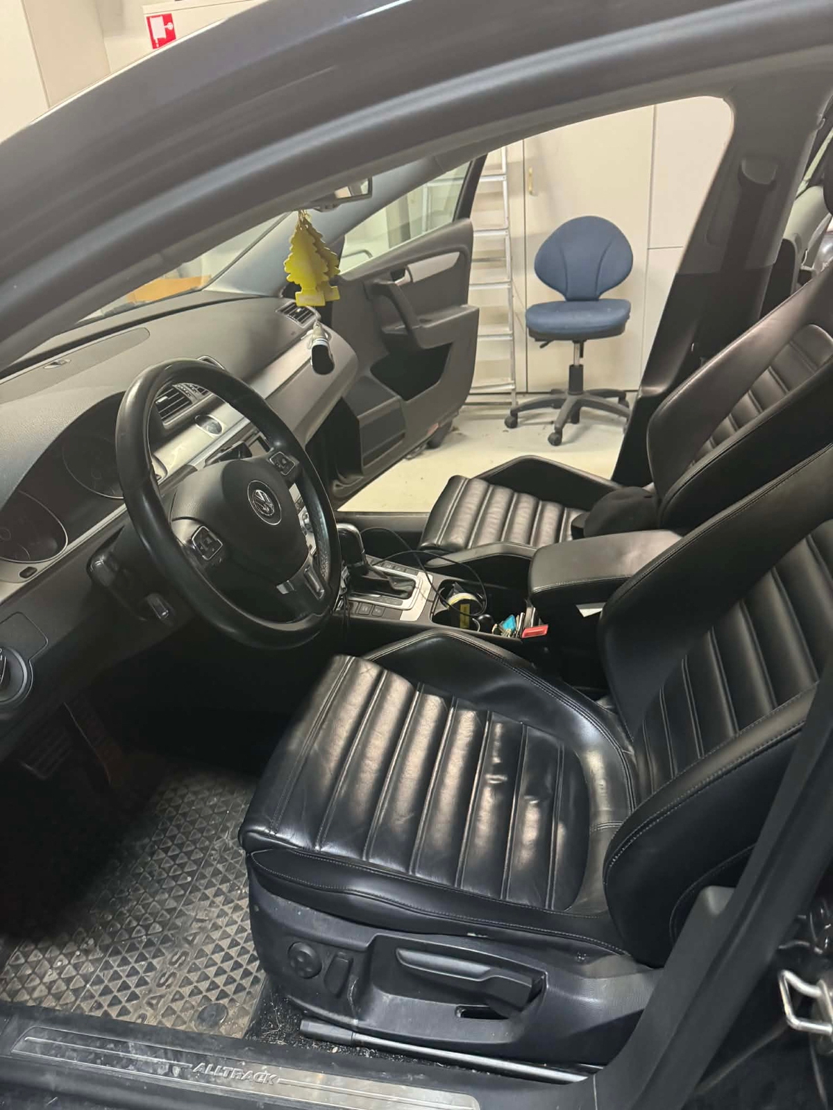 Volkswagen Passat 2014, photo 2/3