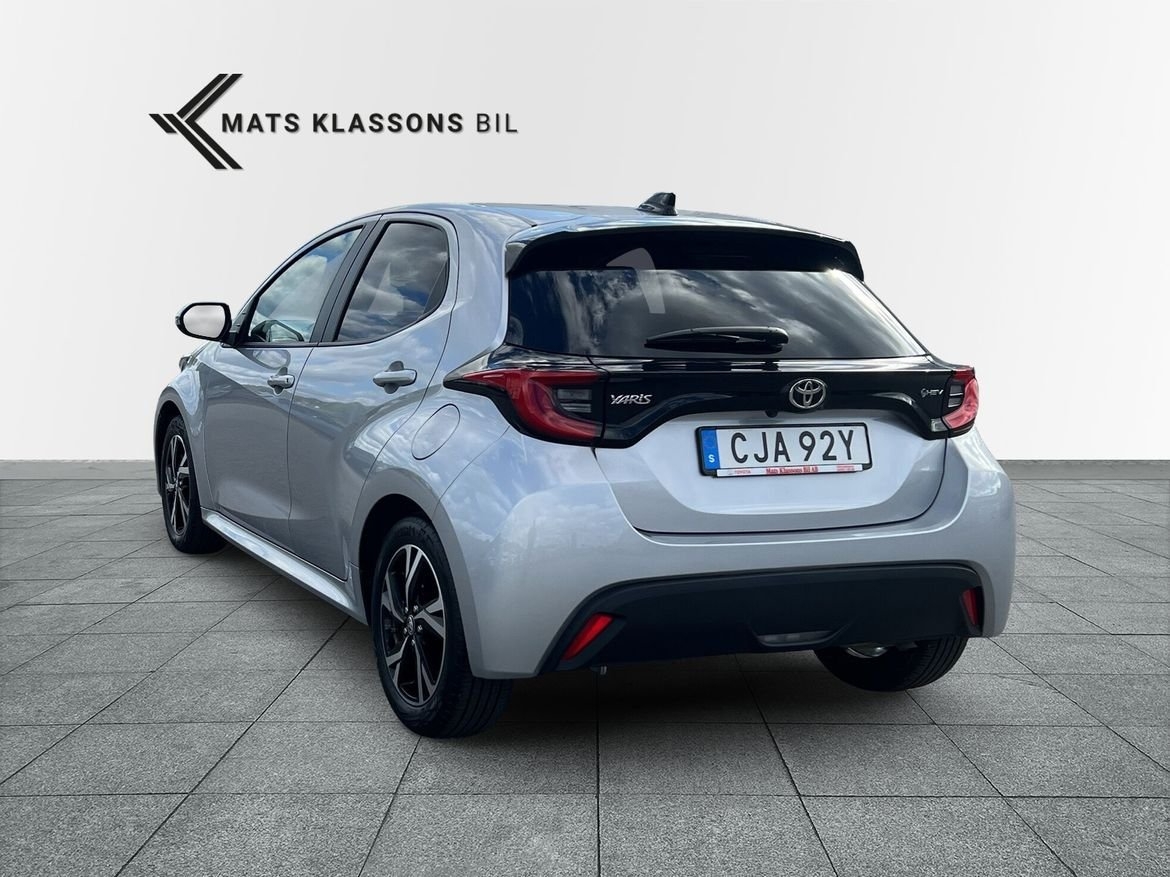 Toyota Yaris 1.5 115hk Active Plus 2025, bild 2/10
