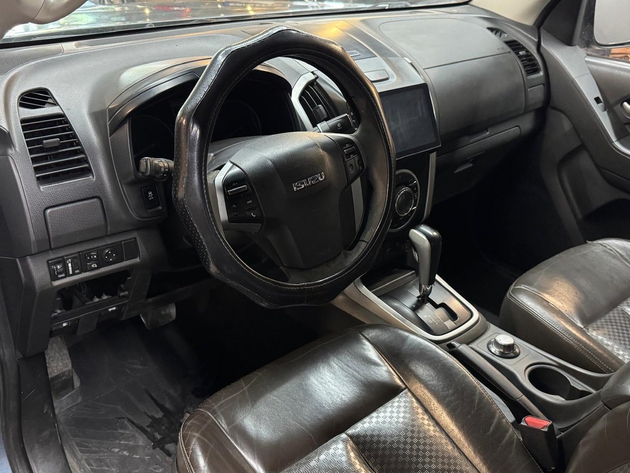 Isuzu D-max Crew Cab 2.5 4WD Euro 5 2012, bild 7/15