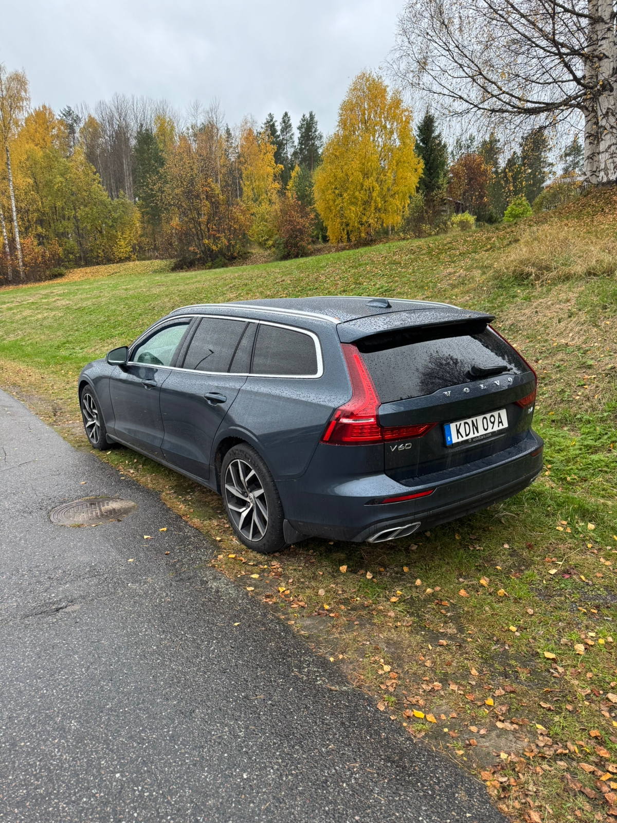 Volvo V60 B4 Momentum Advanced 2021, bild 2/5