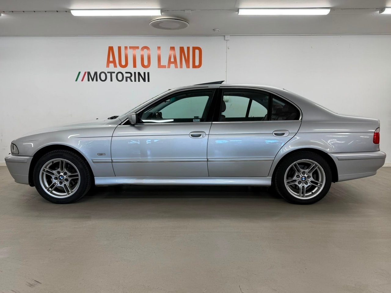 BMW 525 i Sedan 2002, bild 4/27