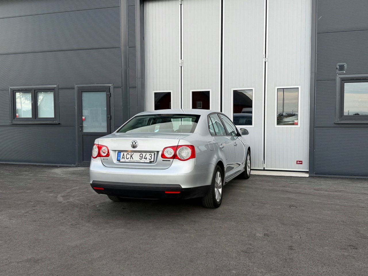 Volkswagen Jetta 1.6 Multifuel Trendline 2009, bild 5/10