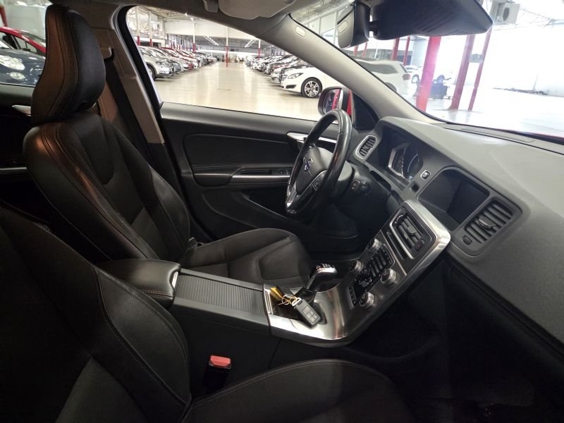 Volvo V60 2018, kuva 4/10