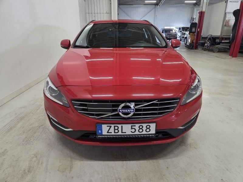 Volvo V60 2018, kuva 2/10