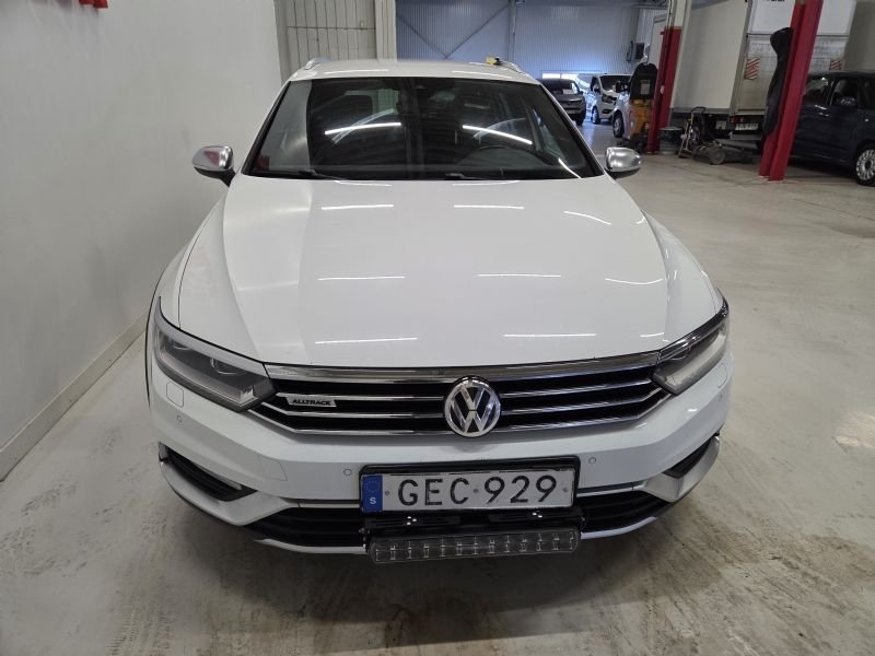 Volkswagen Passat 2018, bild 2/10