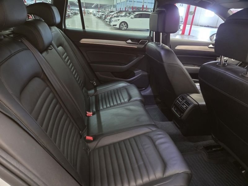 Volkswagen Passat 2018, bild 5/10