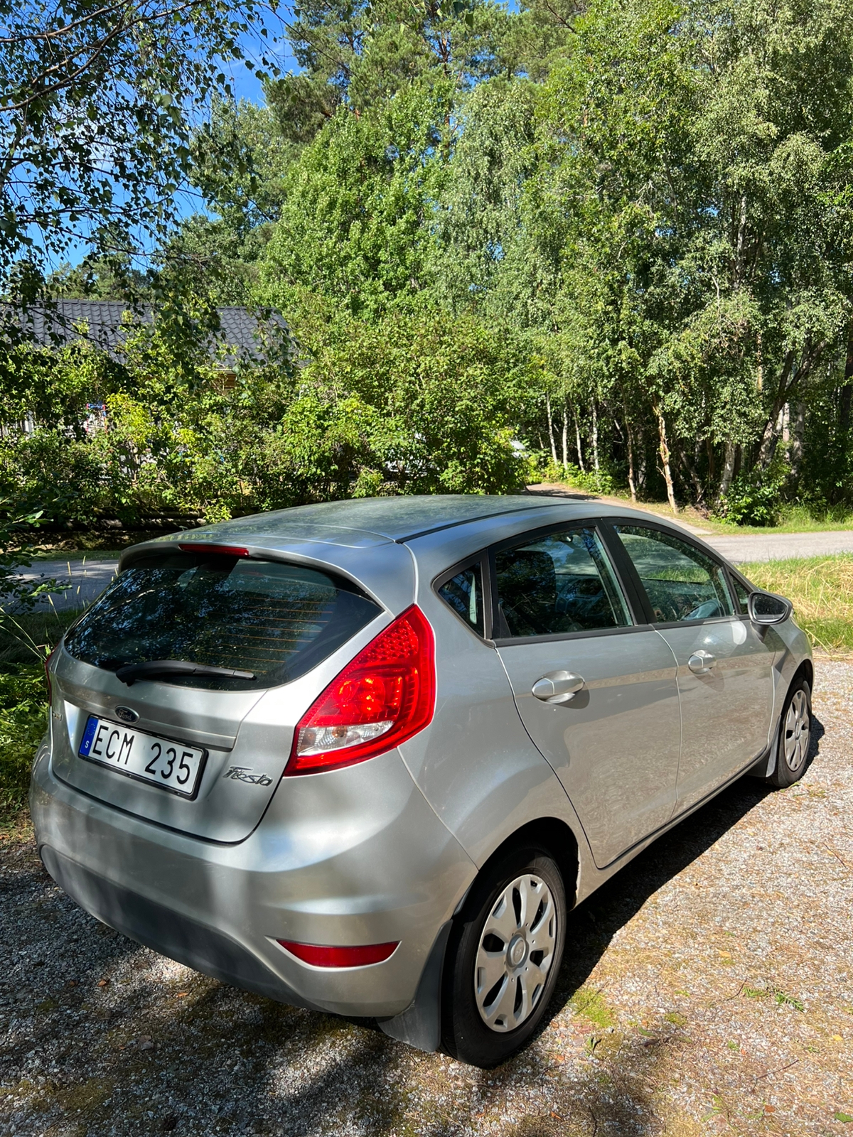 Ford Fiesta 5-dörrar 1.4 TDCi Manuell 2011, bild 4/9