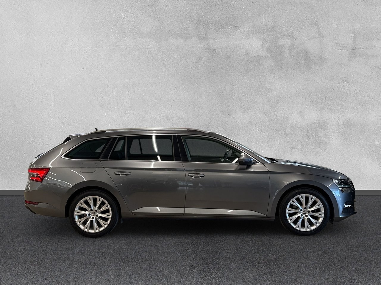 Skoda Superb 2022, bild 6/10