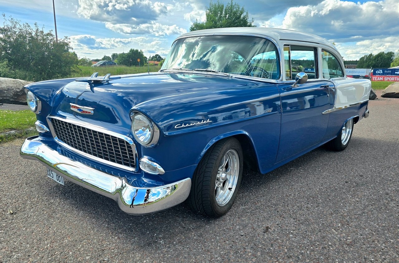 Chevrolet 210