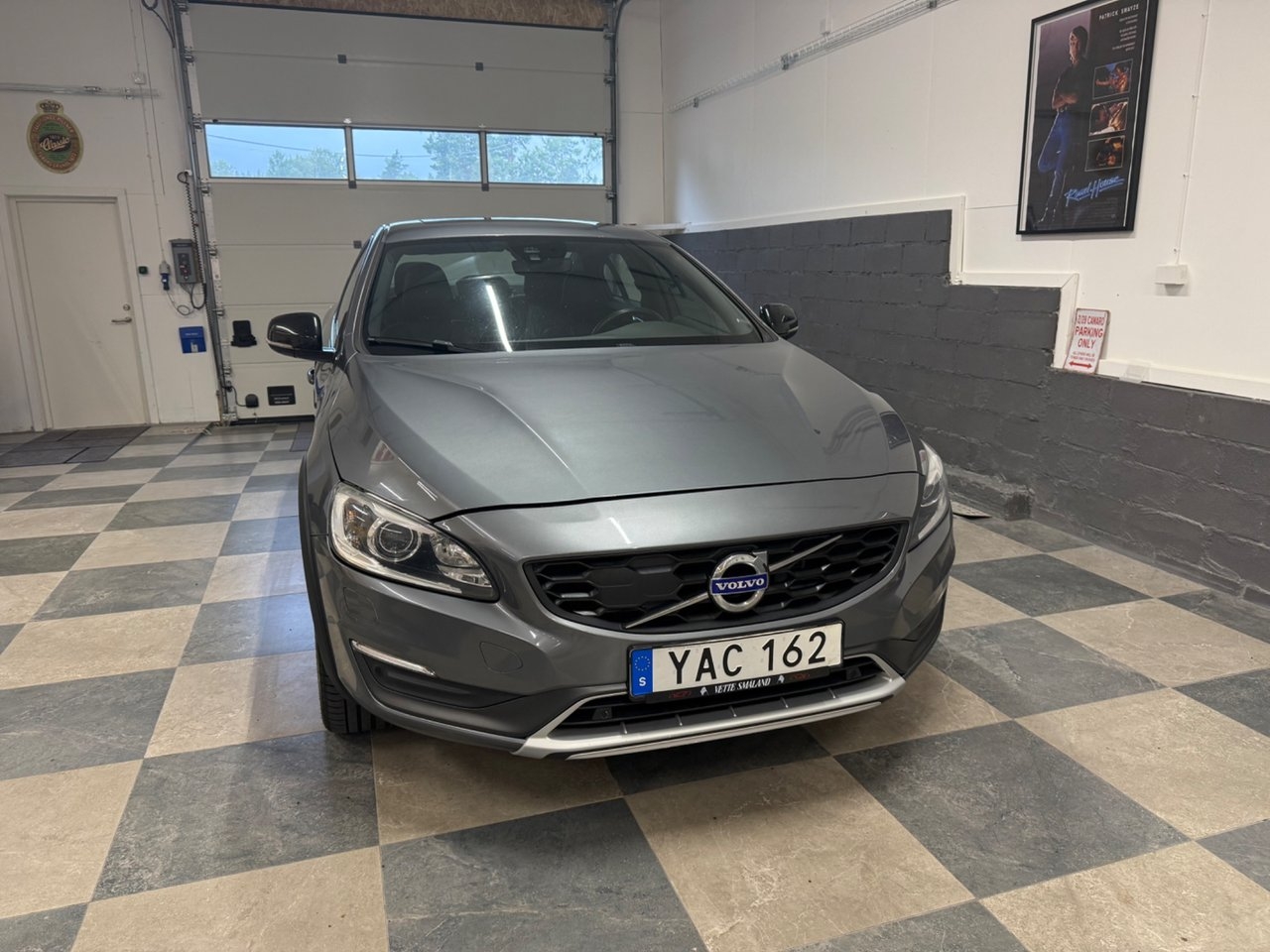 Volvo S60 Cross Country 2016, photo 4/10