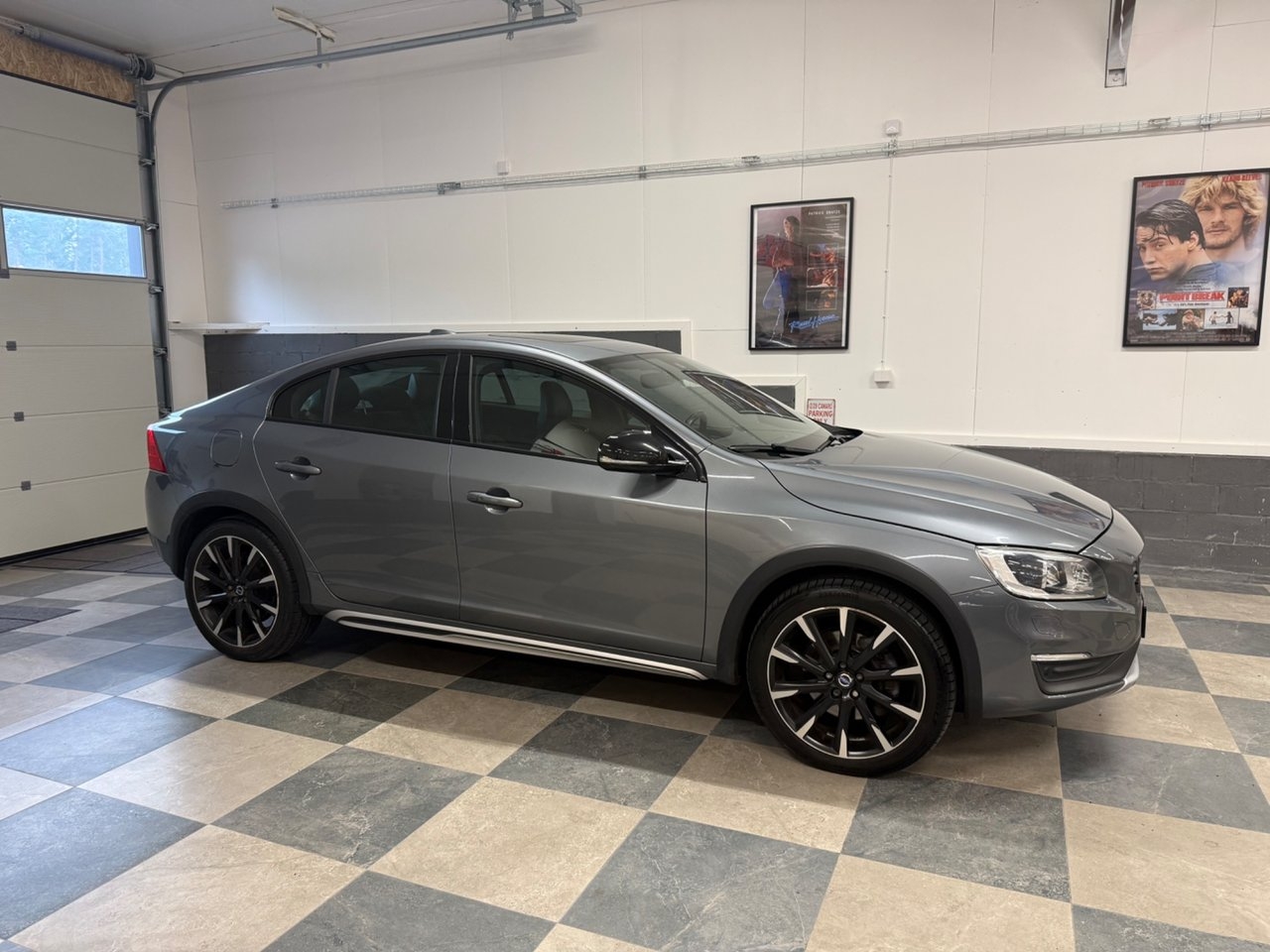 Volvo S60 Cross Country 2016, photo 2/10