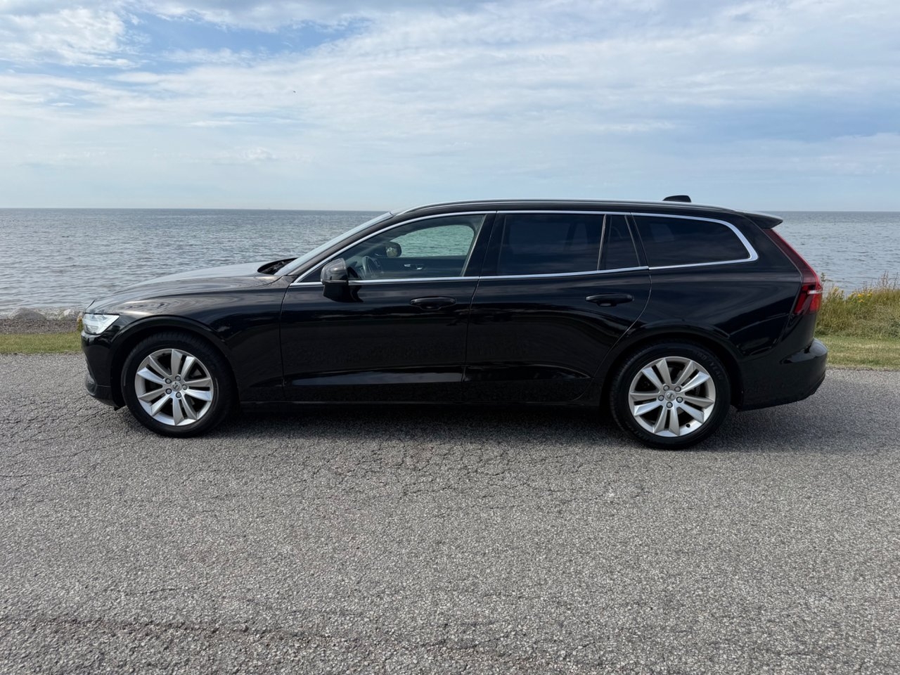 Volvo V60 D4 Geartronic Momentum 2019, bild 2/10