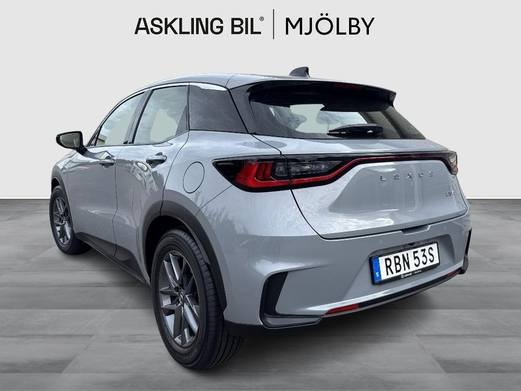Lexus LBX 1.5 Hybrid 136hk moms 2024, bild 2/12