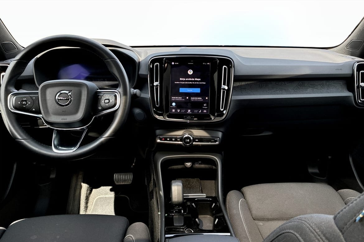 Volvo C40 Recharge Core 2023, photo 4/9