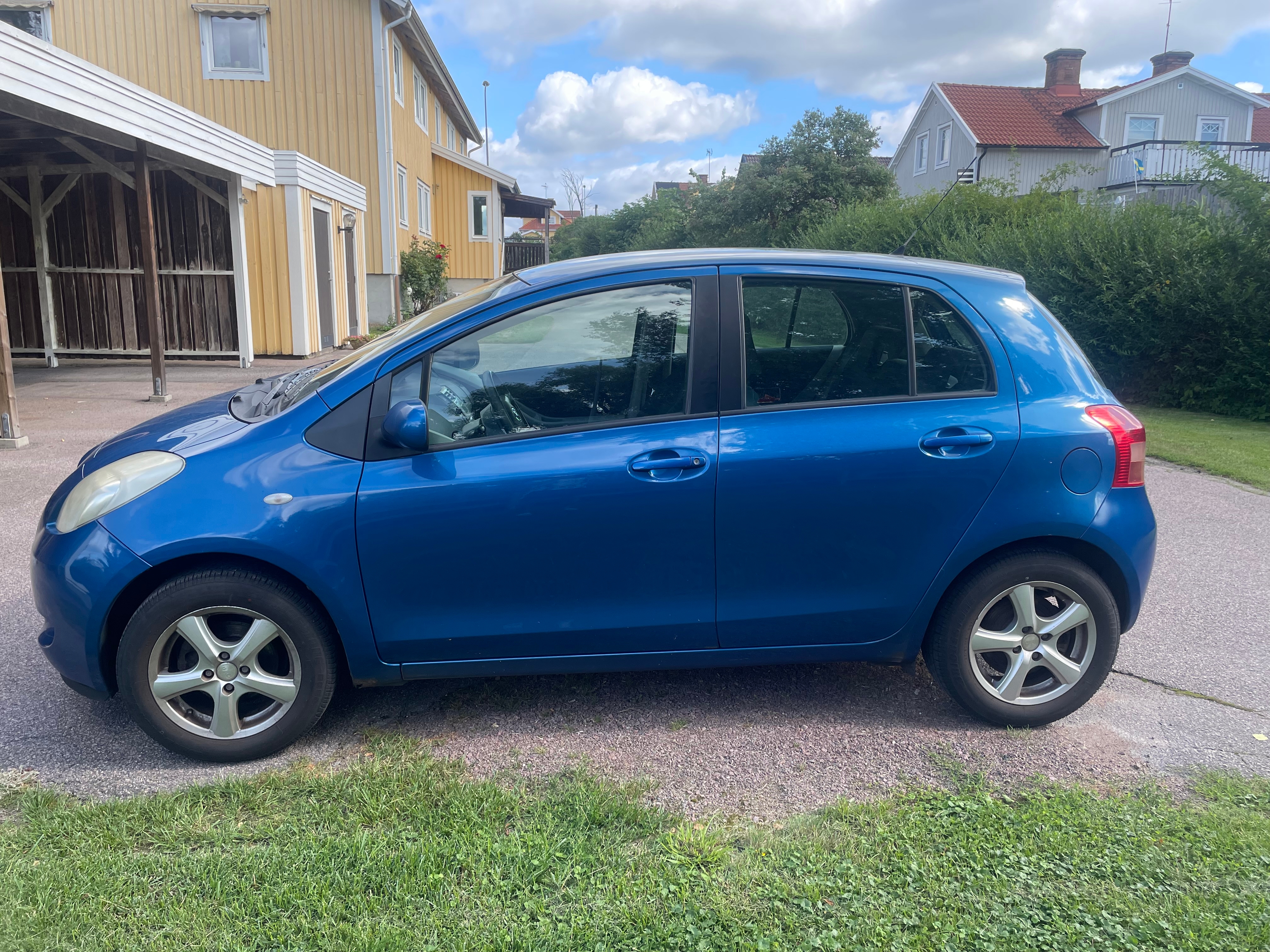Toyota Yaris 5-dörrar 1.3 VVT-i Manuell 2006, photo 4/7