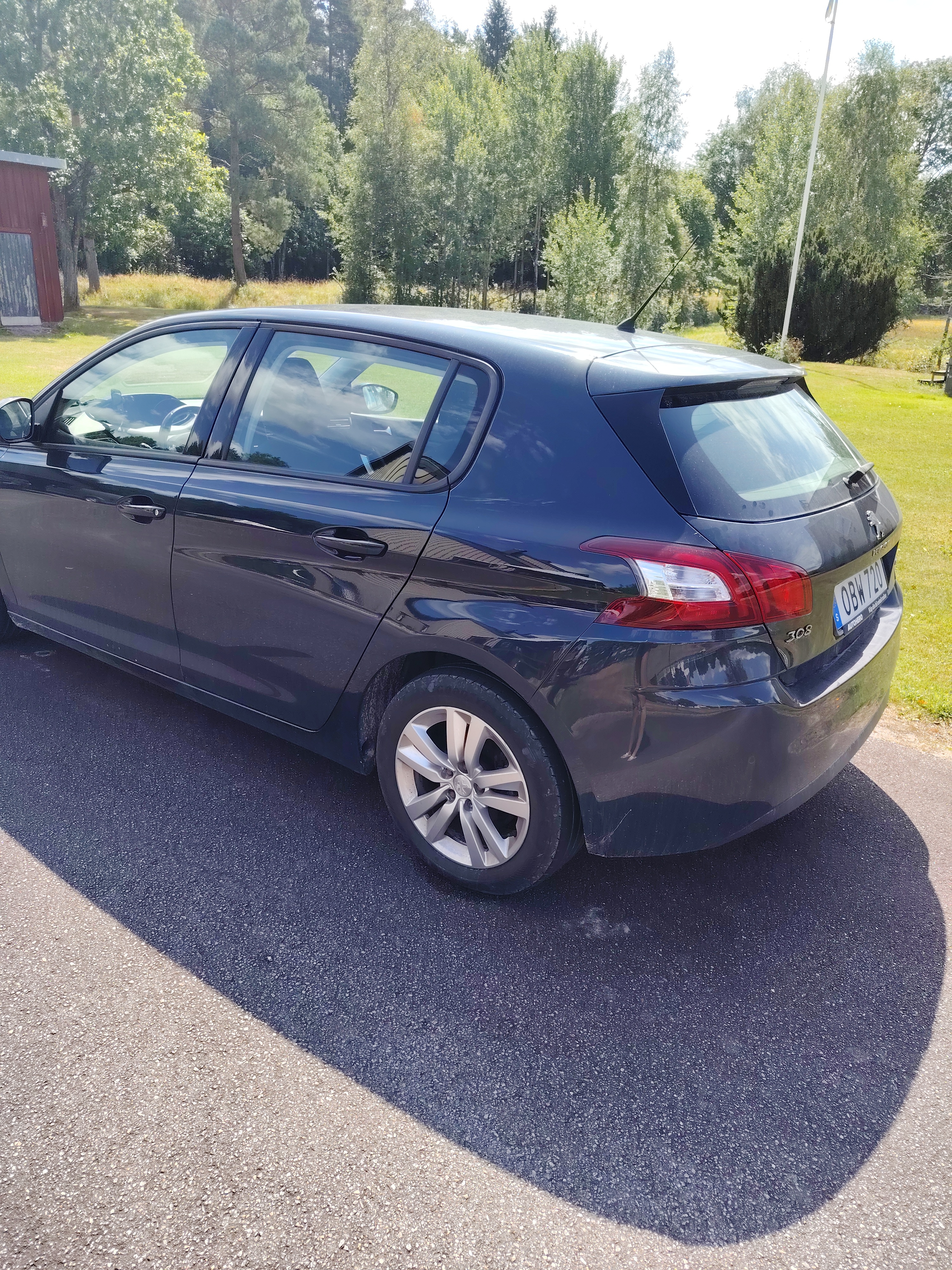 Peugeot 308 1.2 PureTech 110 Manuell 2016, bild 2/7
