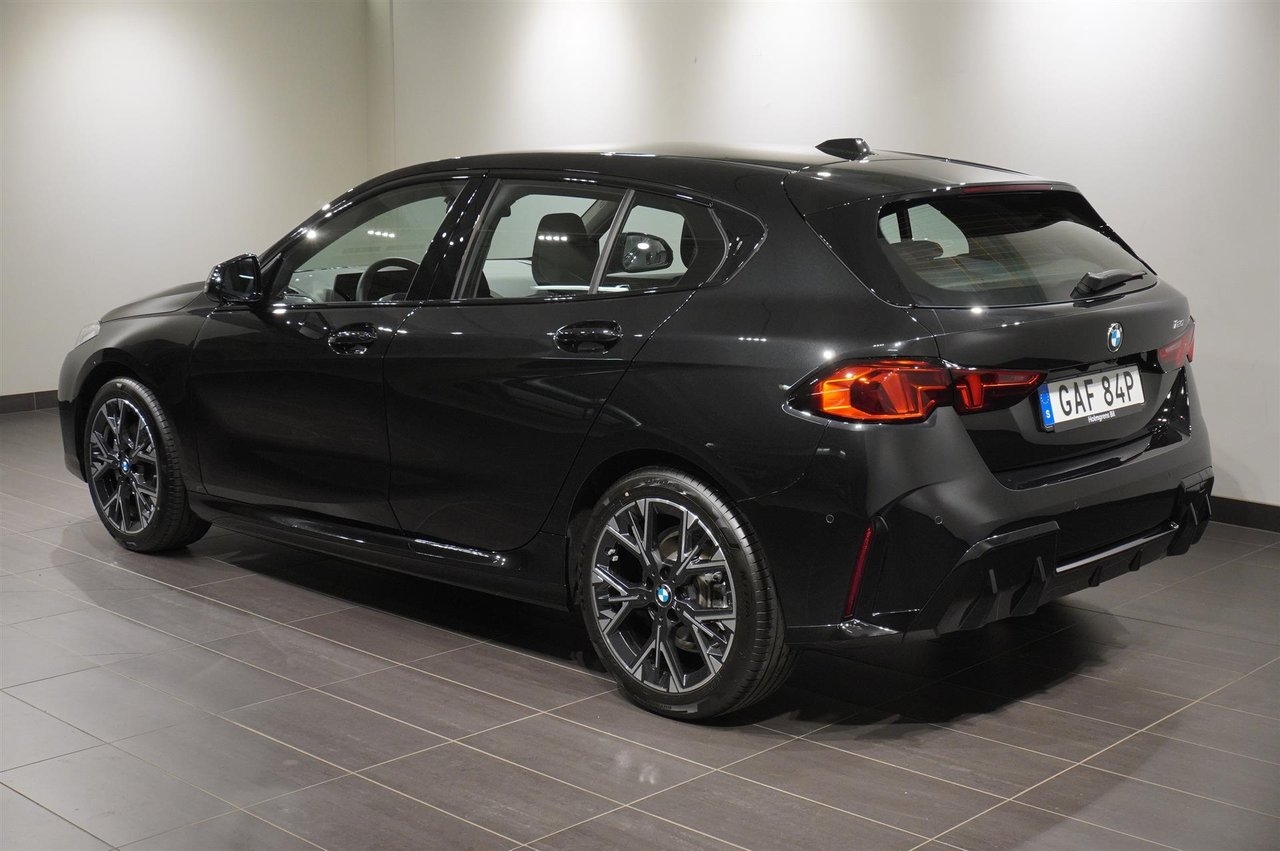 BMW 120 M Sport Design 2026, bild 3/15