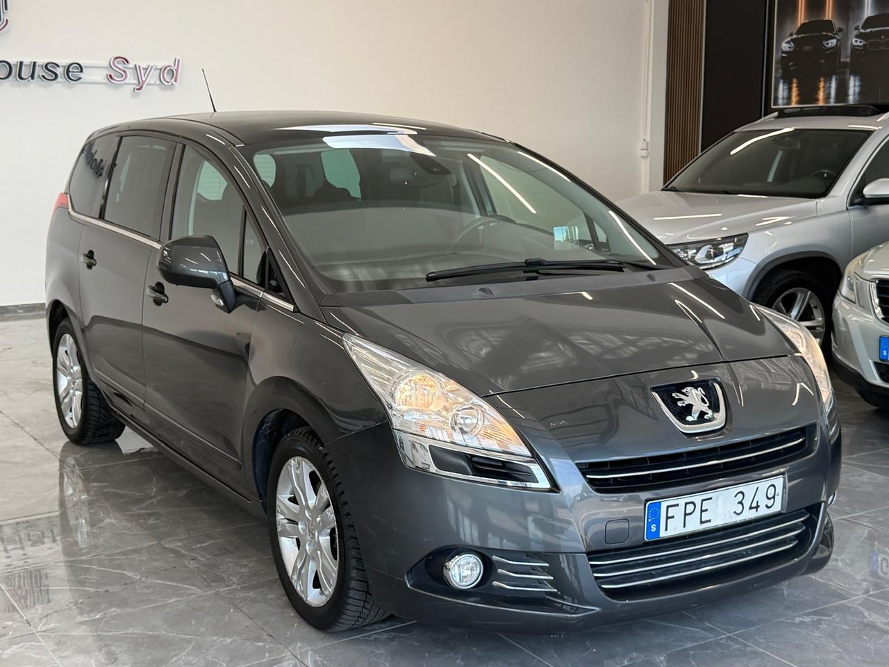 Peugeot 5008 1.6 THP Allure Euro 5 2010, bild 2/10
