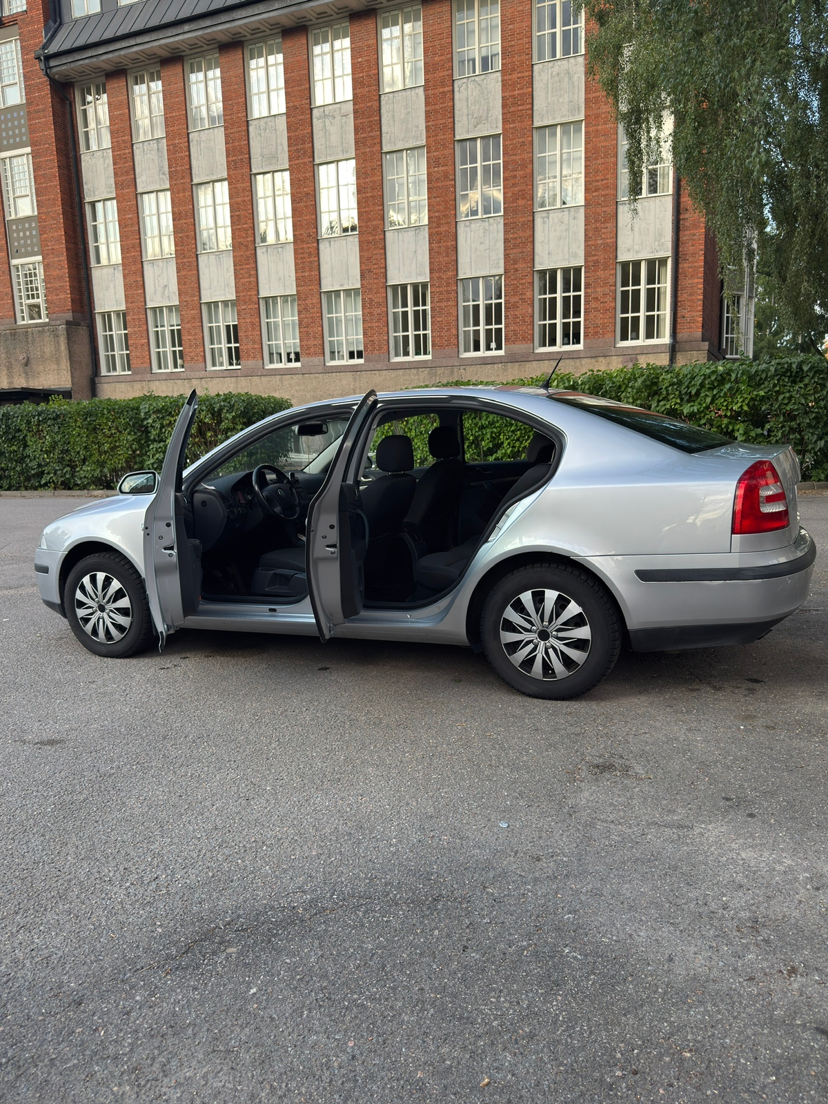 Skoda Octavia 1.6 MPI Multifuel Manuell 2008, bild 4/7