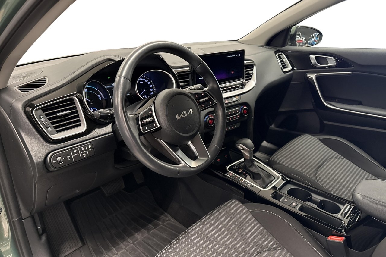 Kia Ceed 2023, photo 6/9