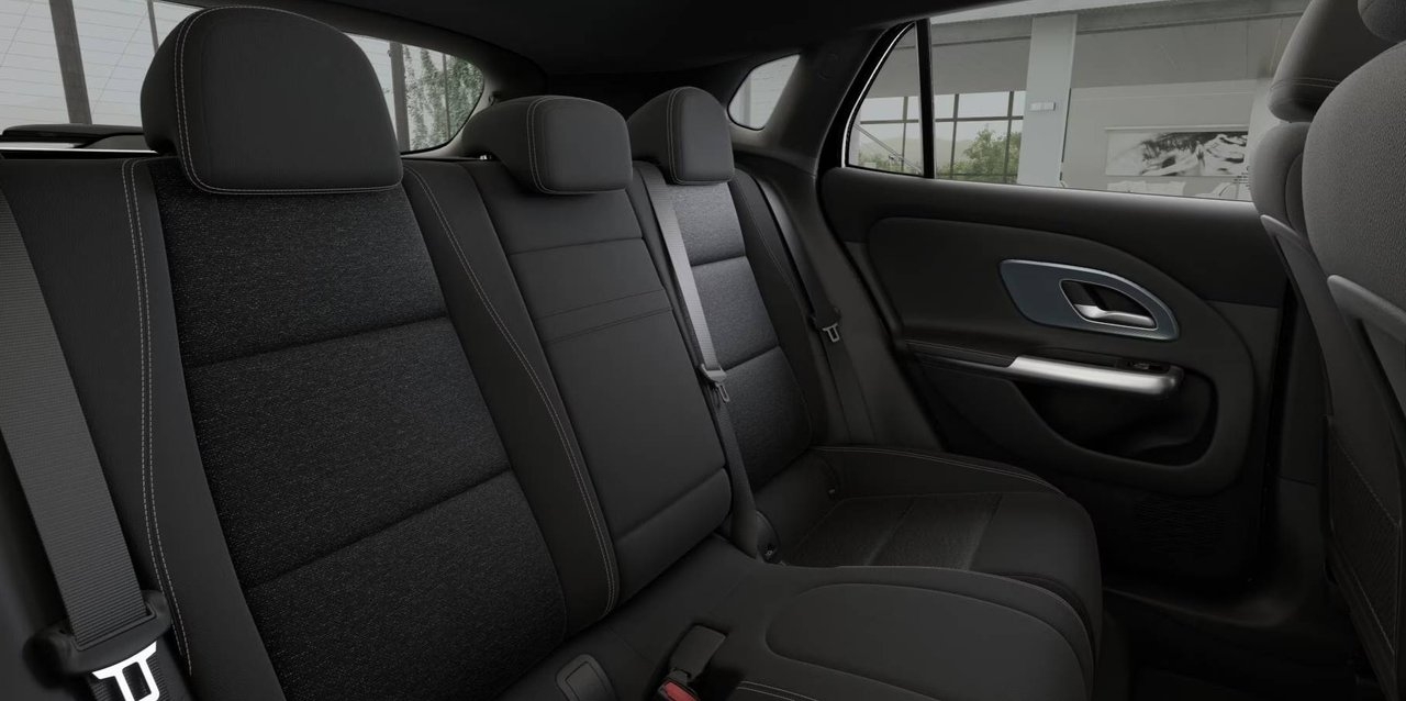 Mercedes-Benz GLA 250+ 2027, photo 7/10