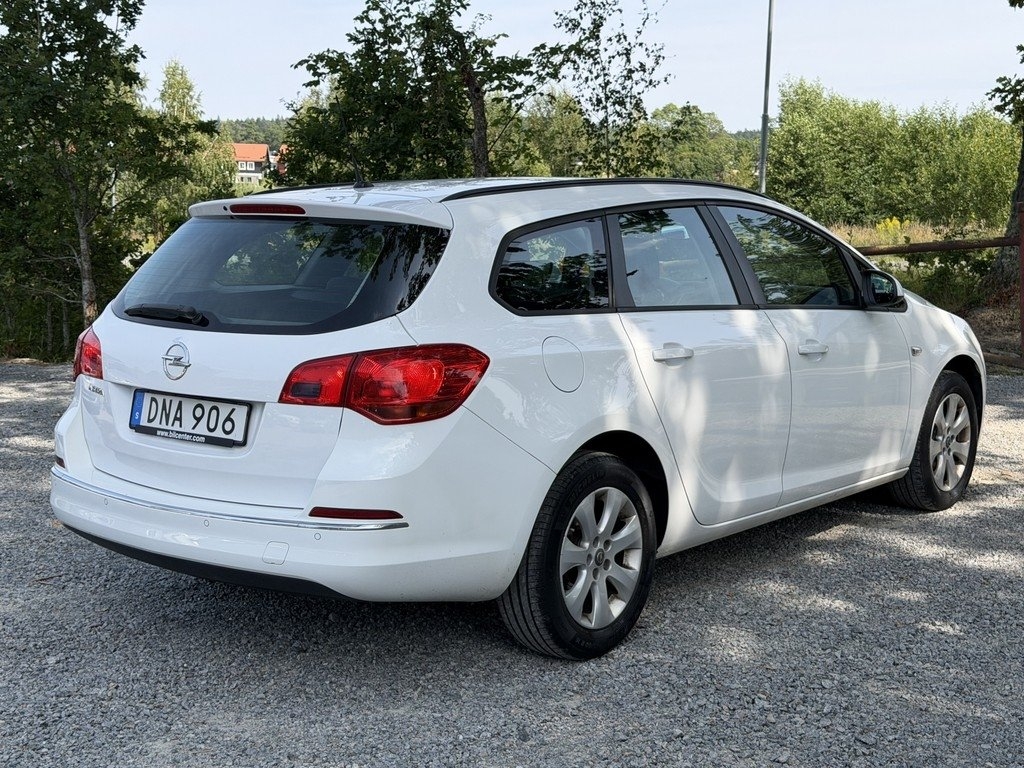 Opel Astra 2015, photo 2/21