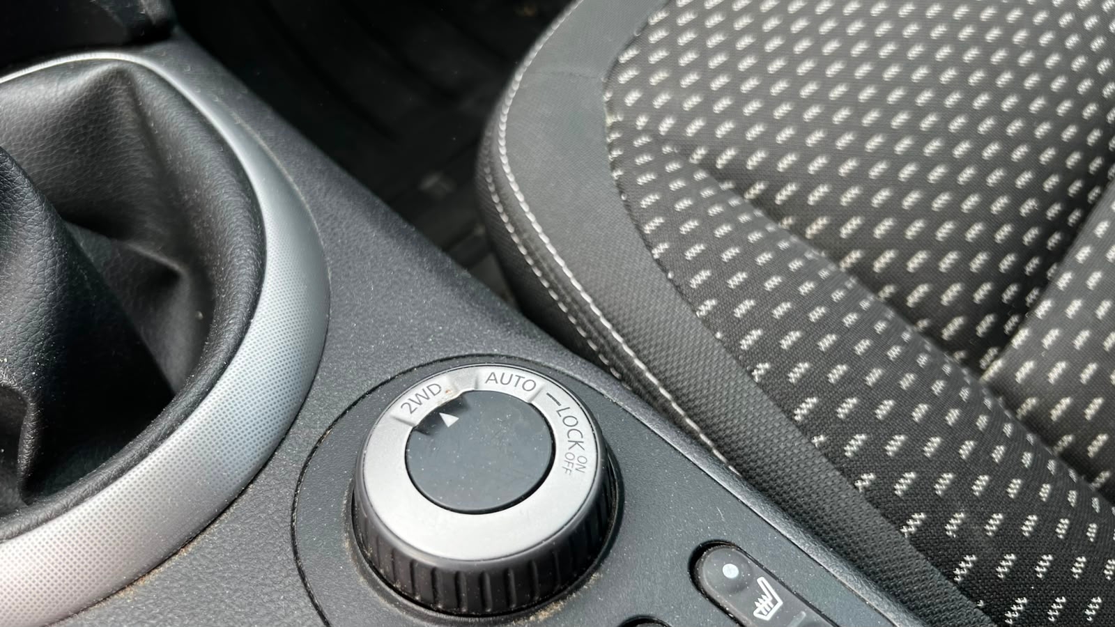 Nissan Qashqai 2.0 dCi DPF 4x4 Manuell 2009, bild 7/7