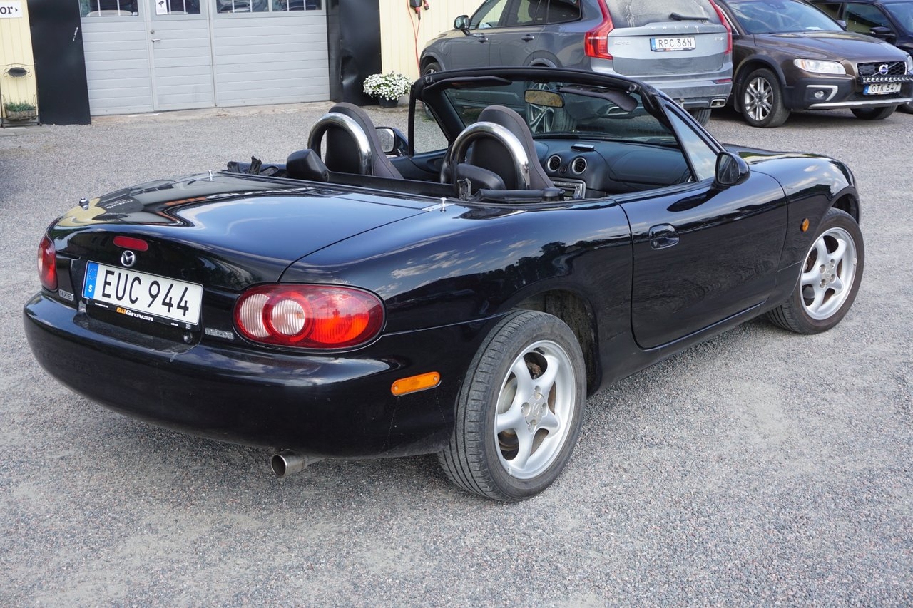 Mazda MX-5 Cab/Hardtop 1.6 2004, bild 2/10