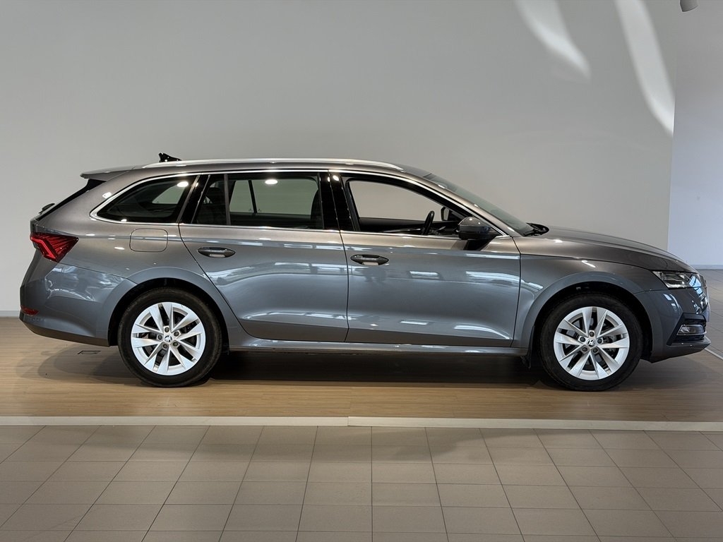 Skoda Octavia 2023, bild 3/20