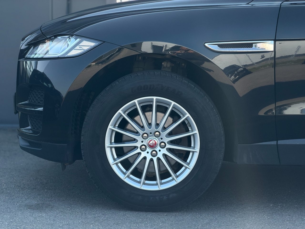 Jaguar F-Pace 20d AWD Euro 6 2017, bild 4/28