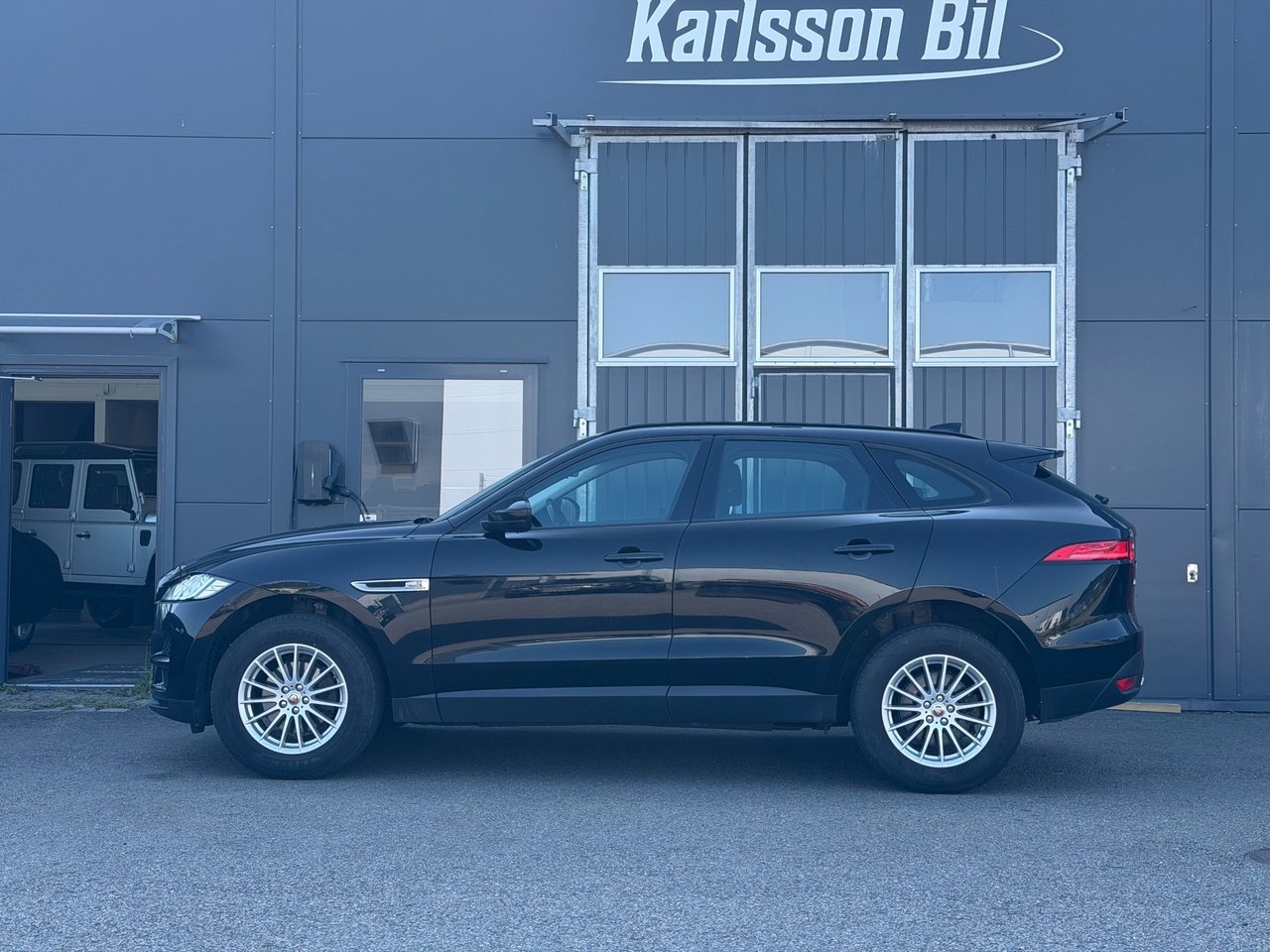 Jaguar F-Pace 20d AWD Euro 6 2017, bild 3/28