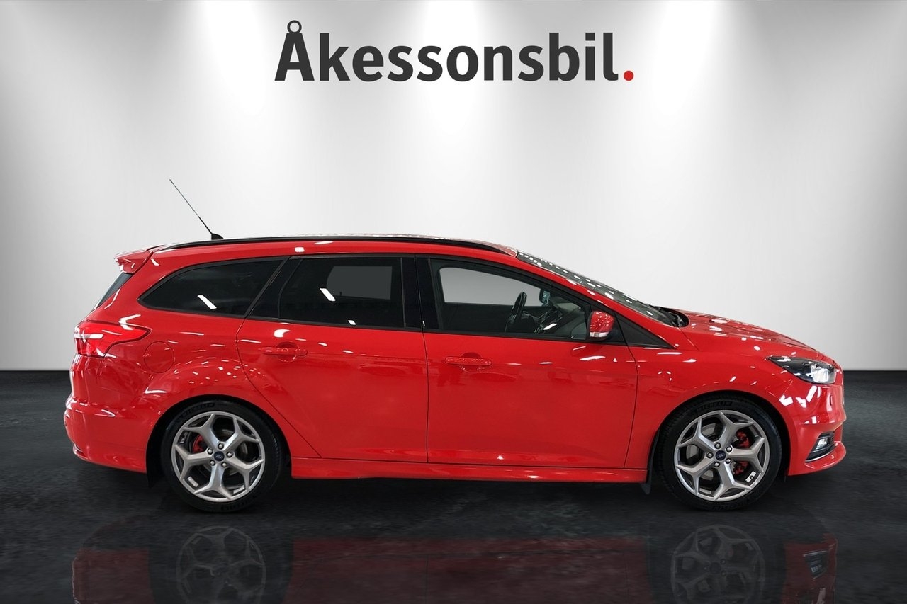 Ford Focus ST 2.0 EcoBoost Kombi (250hk) 2016, kuva 4/12