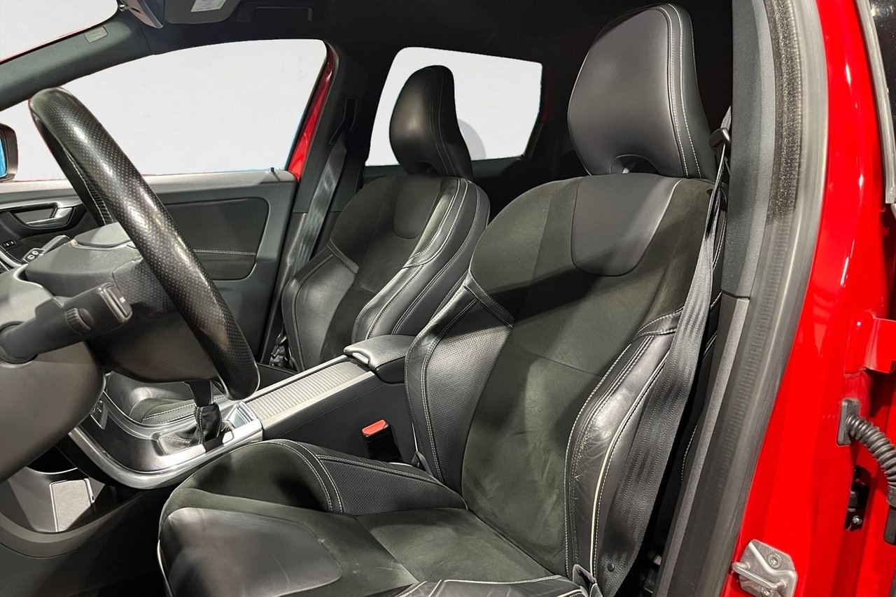 Volvo XC60 2016, photo 3/17