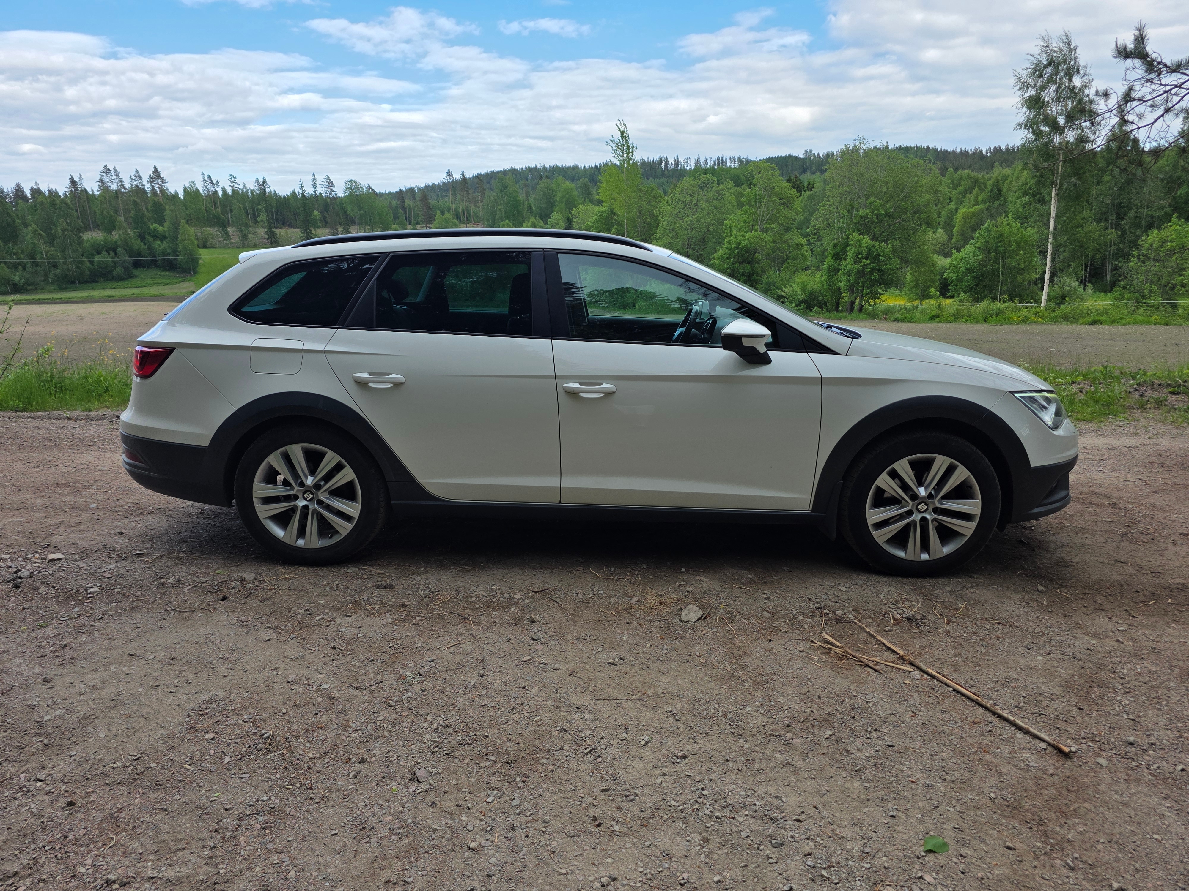 Seat Leon 1.6 TDI Xperience 2016, bild 2/7