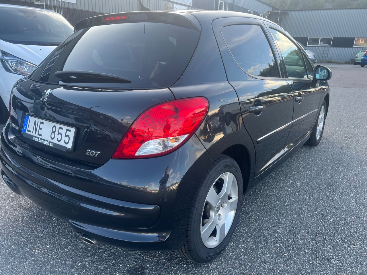 Peugeot 207 5-dörrar 1.6 HDi FAP Euro 5 2010, bild 3/6