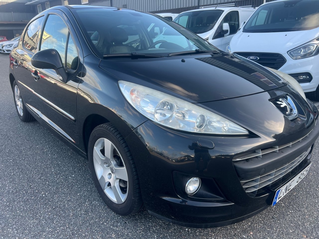 Peugeot 207 5-dörrar 1.6 HDi FAP Euro 5 2010, bild 2/6