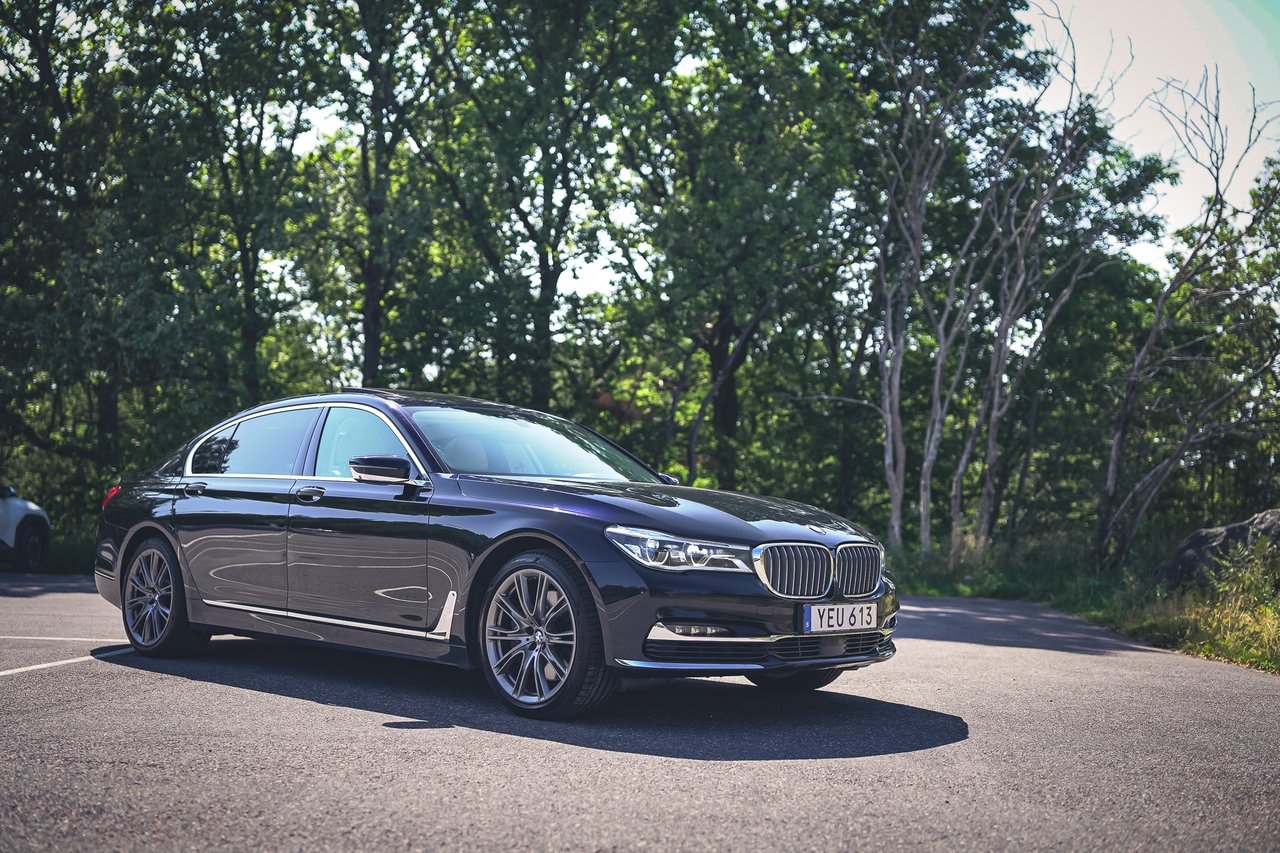 BMW 750 2016, bild 7/10