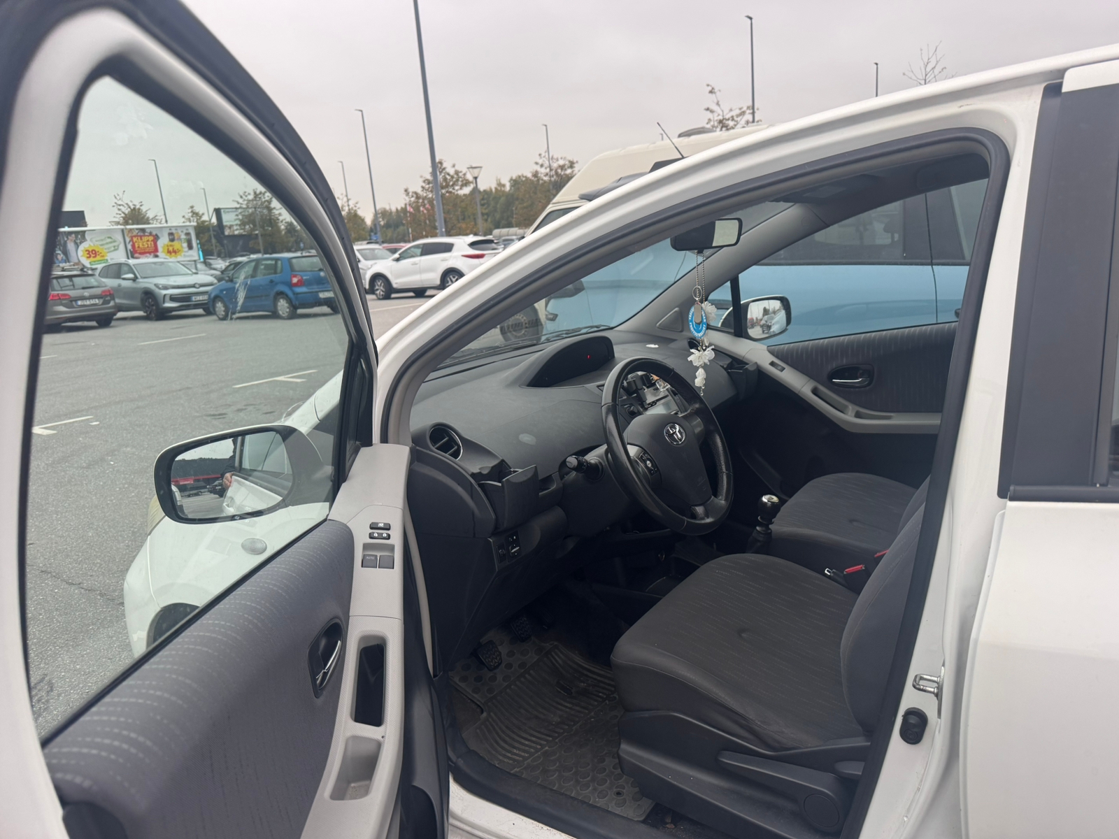 Toyota Yaris 2009, bild 7/9