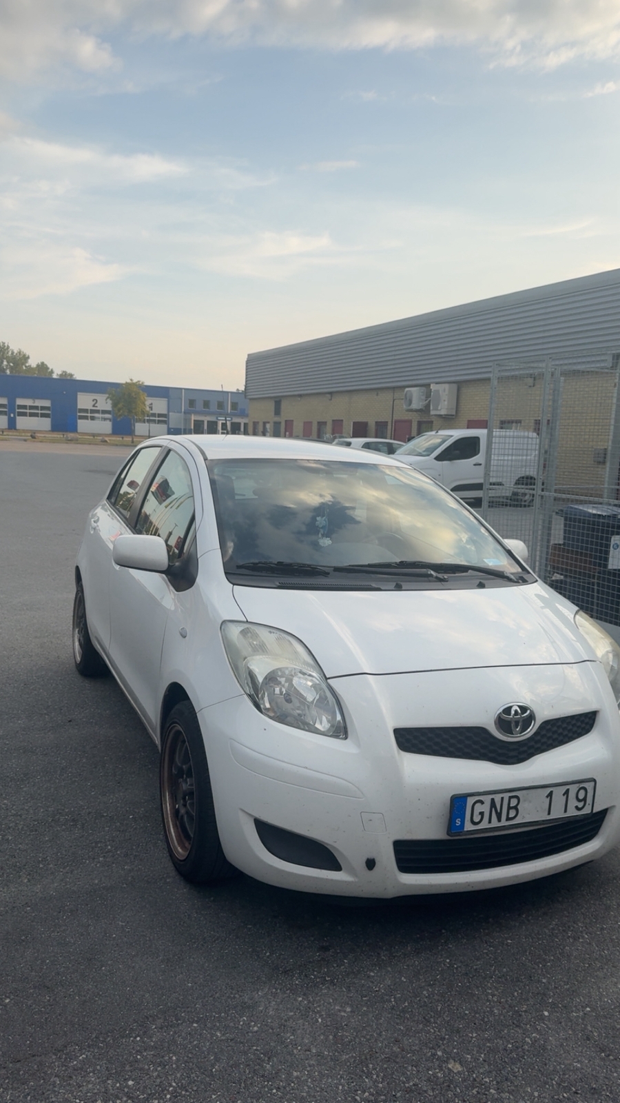 Toyota Yaris 2009, bild 2/9