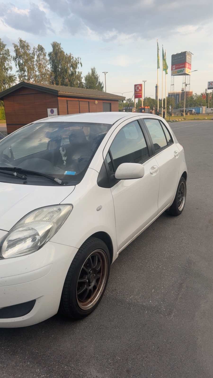 Toyota Yaris 2009, bild 5/9