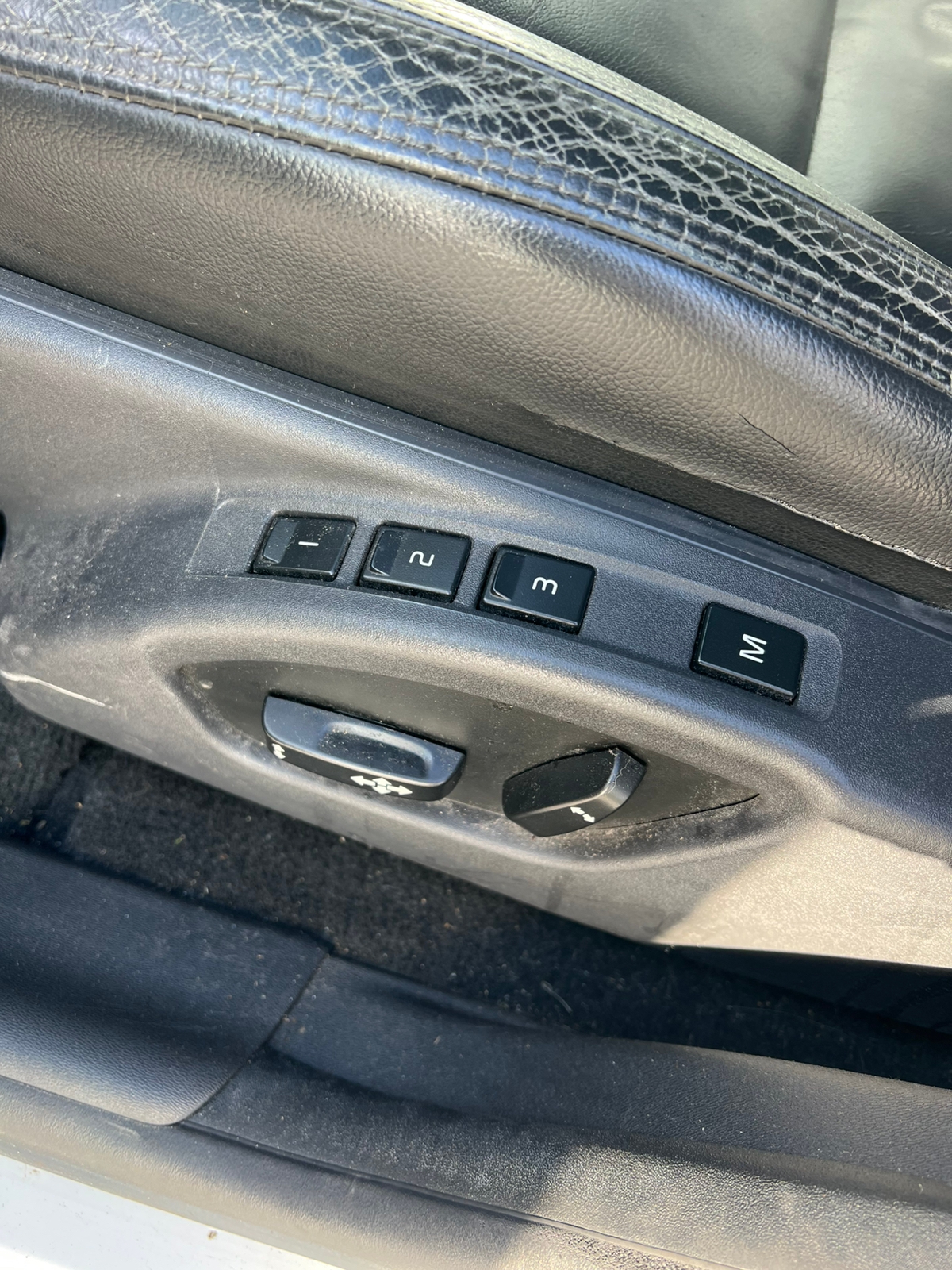 Volvo XC60 D5 AWD Geartronic 2013, photo 6/8