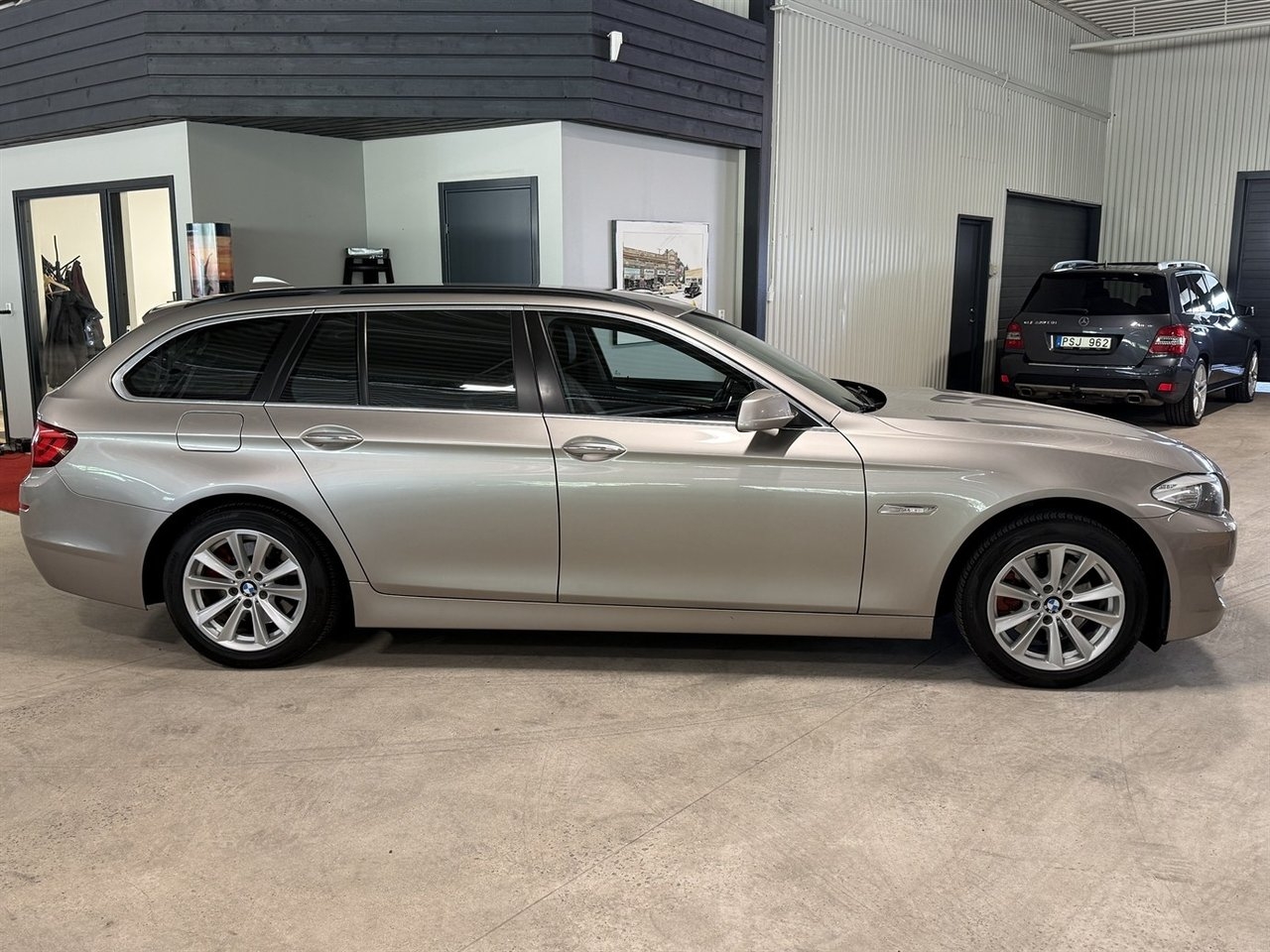 BMW 520 d Touring Steptronic Skinn 184hk 2011, bild 3/9